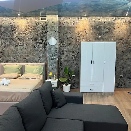 Streheza Nani Апартаменты Корча